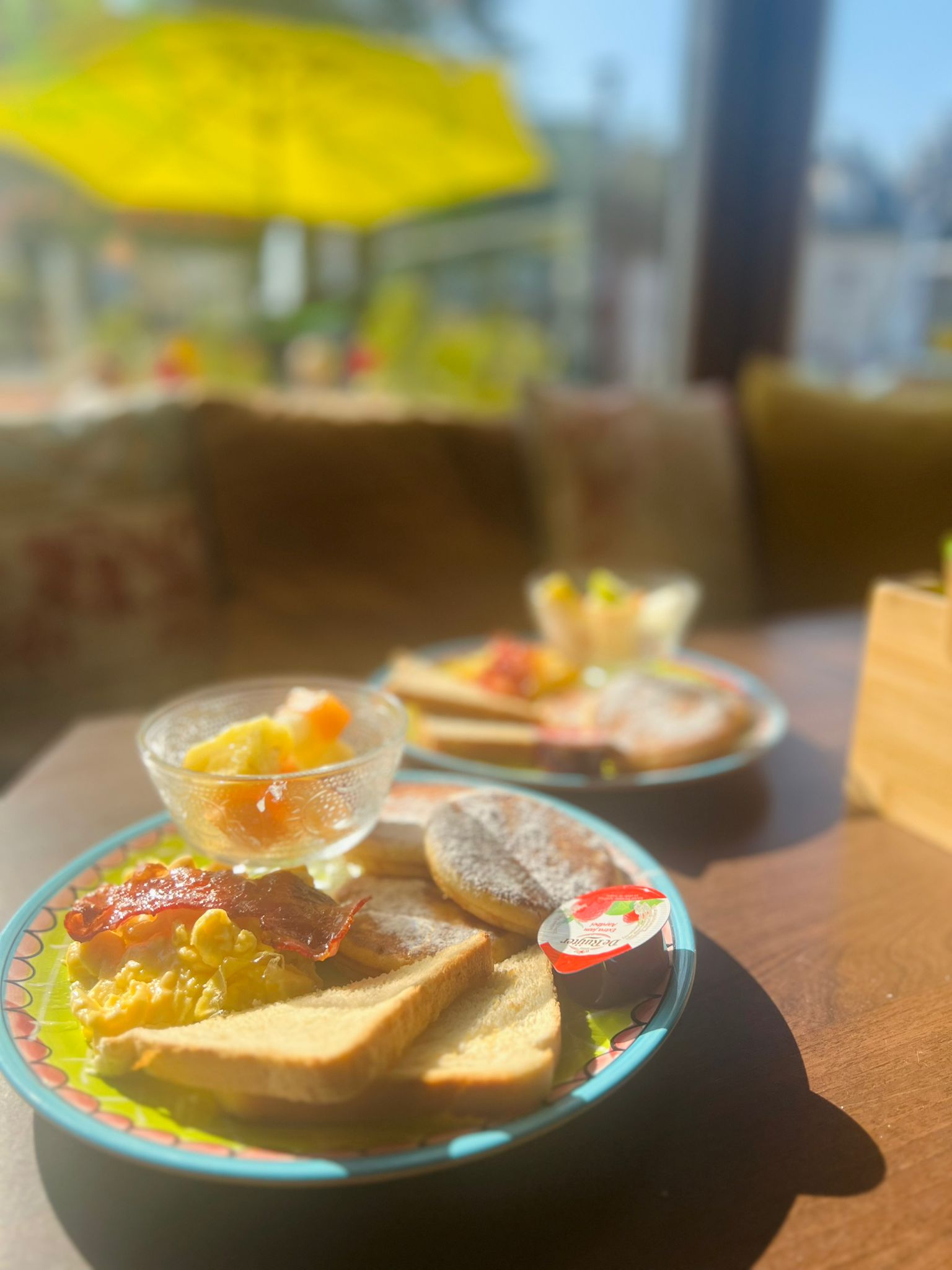 Evi Deli from the inside